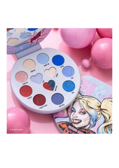 essence
Harley Quinn
eyeshadow palette